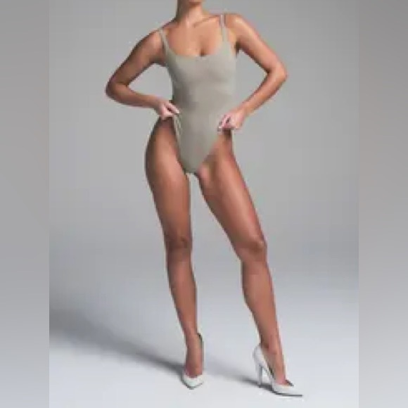 SKIMS Square Neck Bodysuit | Smoke | Size S - Picture 2 of 10